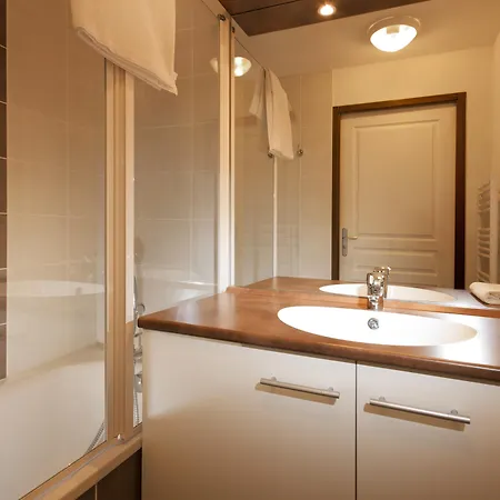 假日公园 拉格朗日瓦坎锡斯勃朗峰小屋度假村 3*